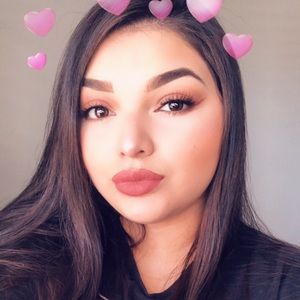 Meet your Posher, Melanie